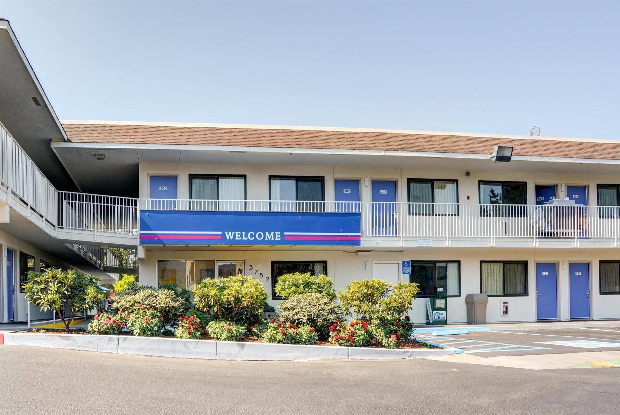 Motel 6-Springfield, Or - Eugene North מראה חיצוני תמונה